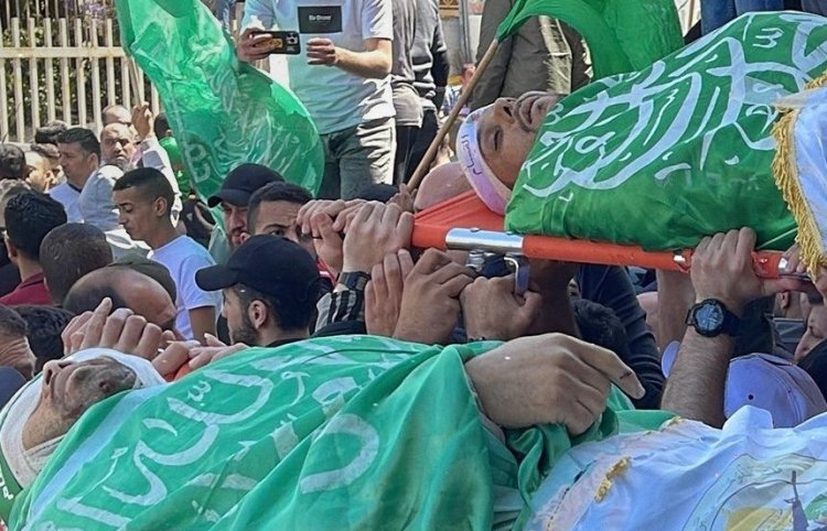 Nablus’ta şehid düşen Hamas mensubu mücahidler son yolculuğuna uğurlandı