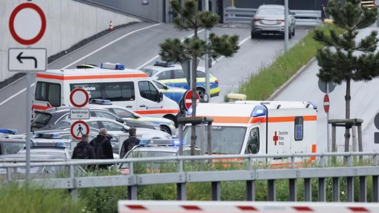 Almanya'da Mercedes fabrikasında düzenlenen silahlı saldırıda 2 Türkiyeli işçi öldü