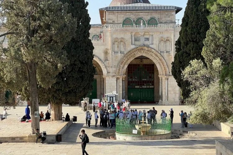 Siyonistler Mescid-i Aksa baskınlarını sürdürüyor