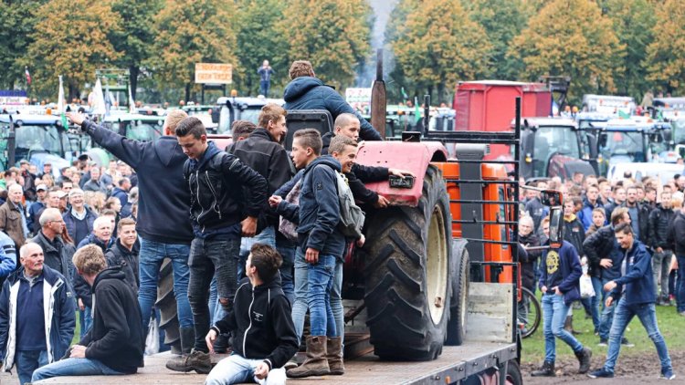 Hollanda'da çiftçi krizi devam ediyor: Anlaşma sağlanamadı