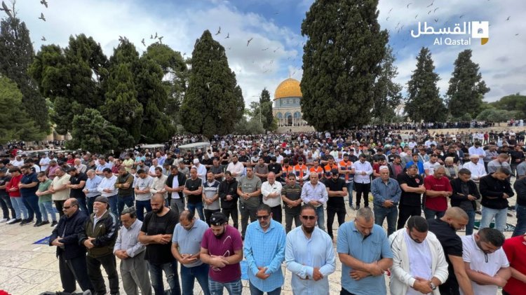 55 bin kişi Cuma namazını Mescidi Aksa'da kıldı