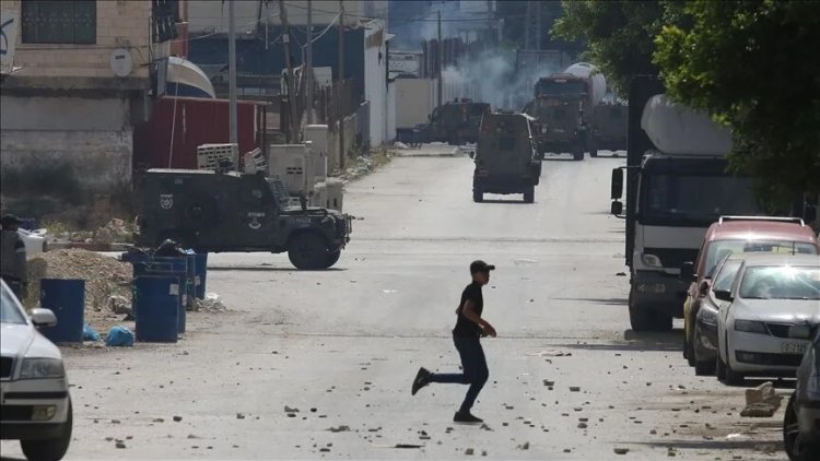 Batı Şeria'da biri çocuk 2 Filistinli İşgalci İsrail'in kurşunlarıyla yaralandı