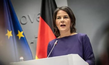 Almanya Dışişleri Bakanı Baerbock, Rusya'yı "alaycı oyun" oynamakla suçladı