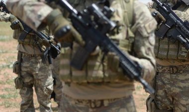 Türkiye'den bir komando taburu Kosova'ya gidiyor