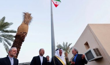 İran'ın Cidde Konsolosluğu 7 yıl aranın ardından yeniden açıldı