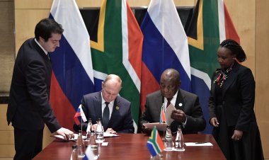 ABD'li vekiller Güney Afrika'nın, Rusya'yı desteklediği iddiasıyla cezalandırılmasını istedi