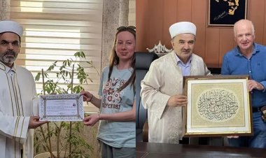 Hollanda vatandaşı Albert ve Rus vatandaşı Elana Müslüman oldu