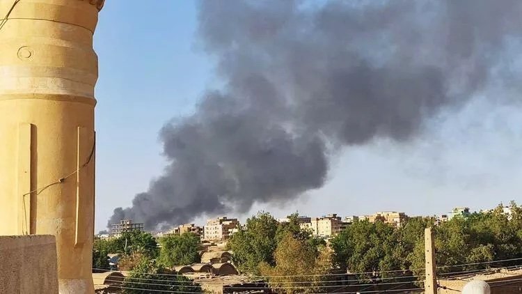 Sudan'da başkent Hartum bombalandı: 17 kişi hayatını kaybetti
