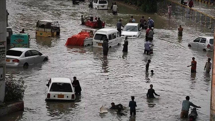 Biparjoy siklon fırtınası sebebiyle Pakistan ve Hindistan'da 55 bin kişi tahliye edildi