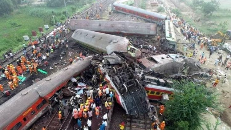 Hindistan'daki tren kazasında ölü sayısı 290'a çıktı