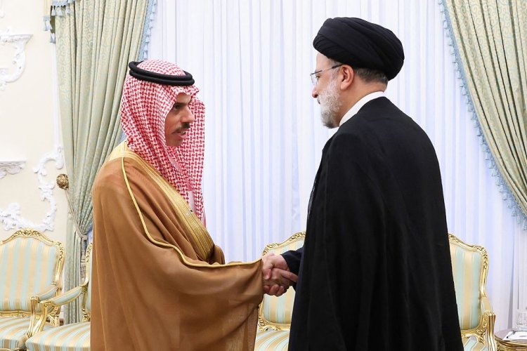 İran Cumhurbaşkanı Reisi, Suudi Dışişleri Bakanı Faysal bin Ferhan ile görüştü