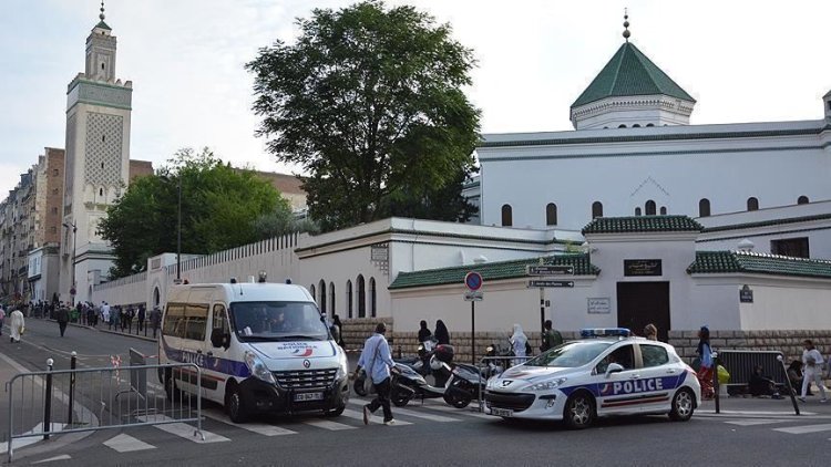 Fransa'da camiye saldırı girişimi