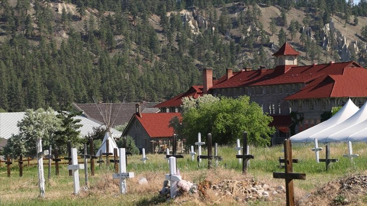 Kanada'da yine bir yatılı kilise yine kayıtsız çocuk mezarları