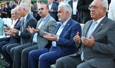 HÜDA PAR Genel Başkanı Yapıcıoğlu 'Türkiye Yüzyılının Kahramanları' programına katıldı