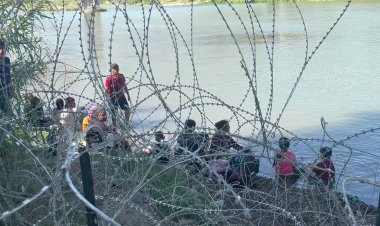 ABD'den göçmenlere insanlık dışı muamele: Sınırı geçmek isteyenlere jiletli tellerle tuzaklı barikat
