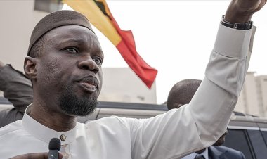 Senegal'de tansiyon yükseliyor: Muhalefet partisi feshedildi, internet kesildi!