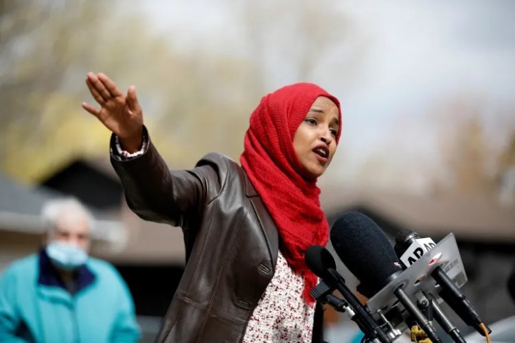 ABD'de Minnesota ön seçimini Siyonist İsrail yanlısı bağışçıların baskısına rağmen Ilhan Omar kazandı