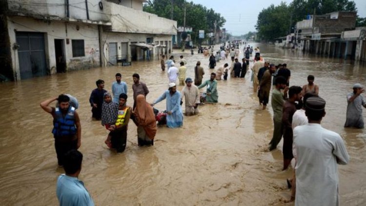 Pakistan'da selin vurduğu bölgelerden tahliye edilenlerin sayısı 14 bin oldu