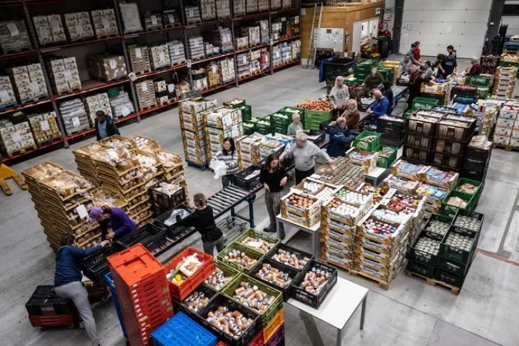Brüksel'deki süpermarketlere satamadıkları gıdaları bağışlama mecburiyeti geliyor