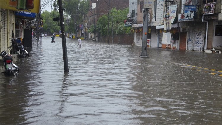 Pakistan'da muson yağmurları nedeniyle 13 kişi öldü