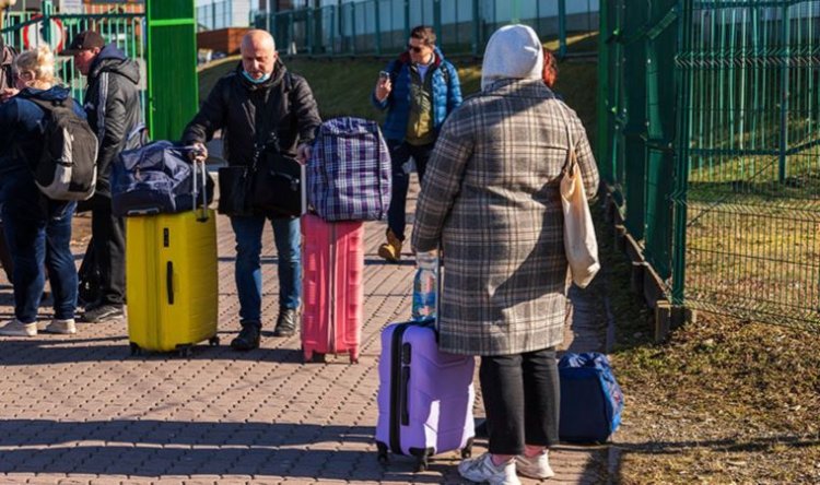 Son 24 saatte 33 bin 700 Ukraynalı daha Polonya'ya geçti