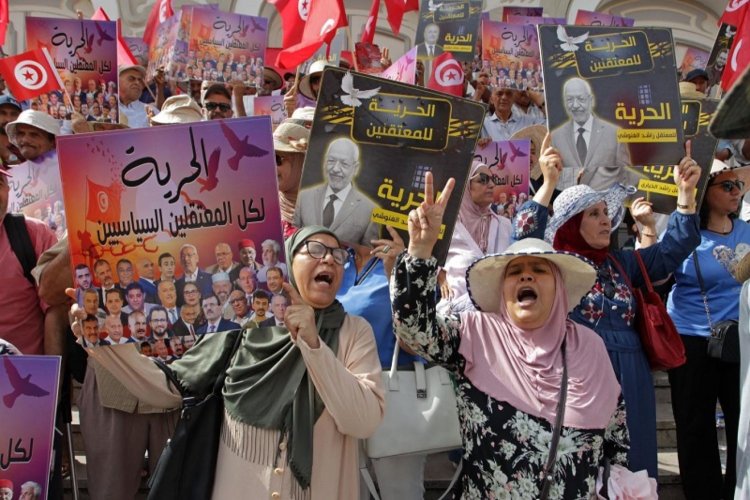 Tunus, Yasemin Devrimi’nin 13. yılına siyasi ve ekonomik istikrarsızlığın gölgesinde girdi