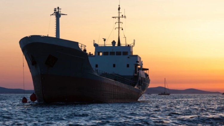 Kızıldeniz'de tehlike arz eden Safer tankerindeki petrolün üçte biri tahliye edildi