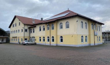 Almanya'da camiye gamalı haç çizili tehdit mektubu gönderildi