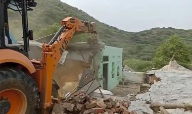 İslam düşmanı rejim, Hindu çetelerin Müslümanları katlettiği bölgede yüzlerce evi yıktı