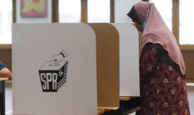 Malezya'daki eyalet seçimlerinde denge değişmedi