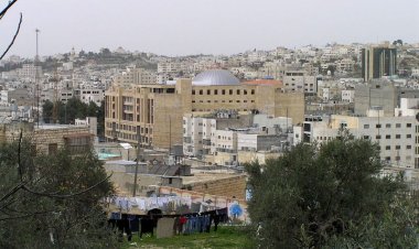 İşgalcilerin abluka altına aldığı El Halil'de okullar tatil edildi