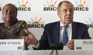 Lavrov: BRICS ile Batı'nın sisteminden bağımsız ticaretin yollarını arıyoruz