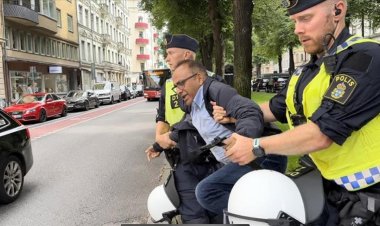 İsveç'te Kur'an-ı Kerim yakılmasına karşı çıkan kişiye polis müdahale etti