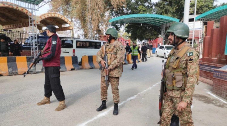 Pakistan’da Çinli mühendisleri taşıyan konvoya silahlı saldırı