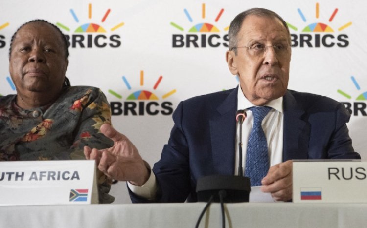 Lavrov: BRICS ile Batı'nın sisteminden bağımsız ticaretin yollarını arıyoruz