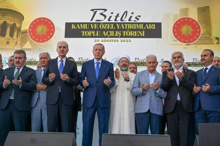 Yapıcıoğlu, Erdoğan'la birlikte Bitlis'te toplu açılış törenine katıldı