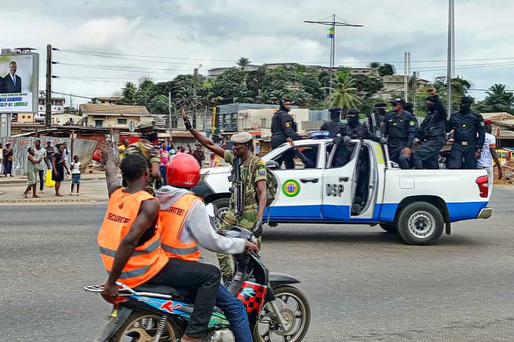 Afrika Birliği, Gabon'un üyeliğini askıya aldı