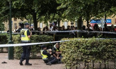 İsveç'te Kur'an-ı Kerim'e saldırıyı engellemeye çalışan 15 kişi gözaltına alındı