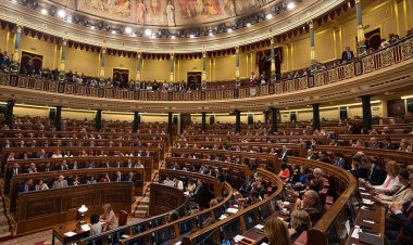 İspanya Meclisi'nde ortak dillerden Baskça, Katalanca ve Galiçyaca da kullanılacak