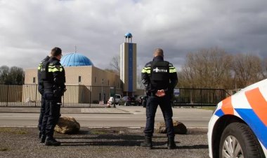 Hollanda’da hükümetin camileri ve Müslümanları gizlice soruşturduğu ortaya çıktı