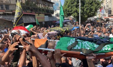 Filistinli şehidlerin cenaze törenlerinde gözyaşı ve öfke vardı