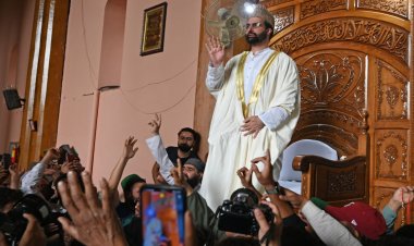 Bağımsızlık yanlısı Keşmirli lider Mirvaiz Ömer Faruk serbest bırakıldı