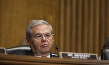 "Rüşvet almakla" suçlanan Menendez, ABD Senatosu Dış İlişkiler Komitesi Başkanlığından ayrıldı