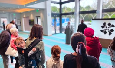 İngiltere'de 250 camide diğer din mensuplarına İslam tanıtıldı