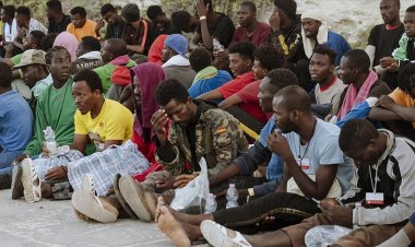 "İtalya'nın Lampedusa Adası'ndaki göçmen merkezi, insan onuruna uygun standartlar sağlamıyor"