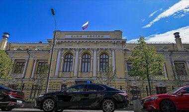 Rusya'da yurt dışına para transferine yönelik kısıtlamalar uzatıldı