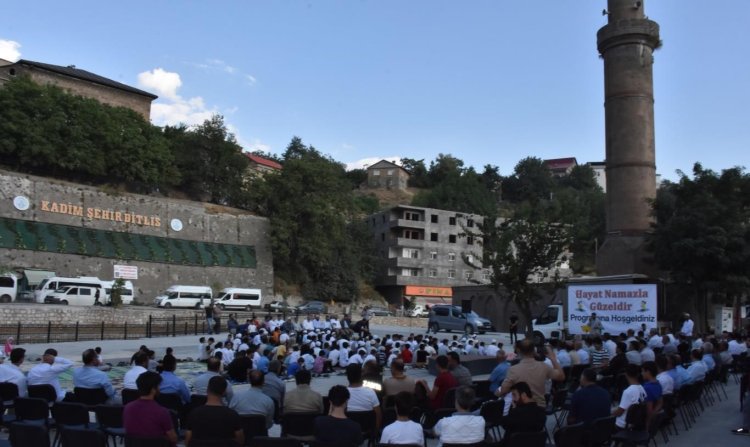 Kadim şehir Bitlis'te "Hayat Namazla Güzeldir" etkinliği