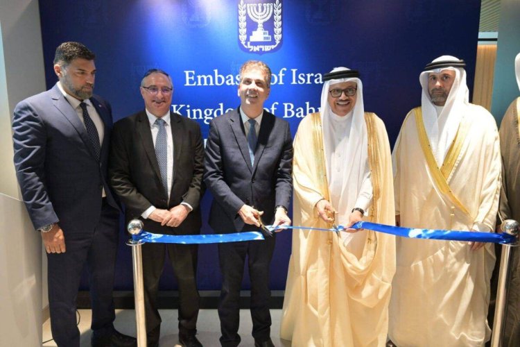Siyonist Rejimin Dışişleri Bakanı, Bahreyn'de İşgalci İsrail'in Büyükelçiliğinin açılışını gerçekleştirdi