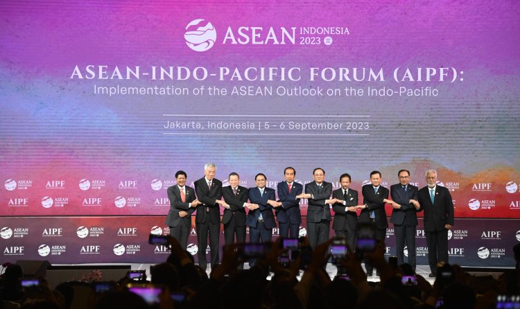 ASEAN zirvesinde "büyük güçlere karşı bağımsızlık" vurgusu