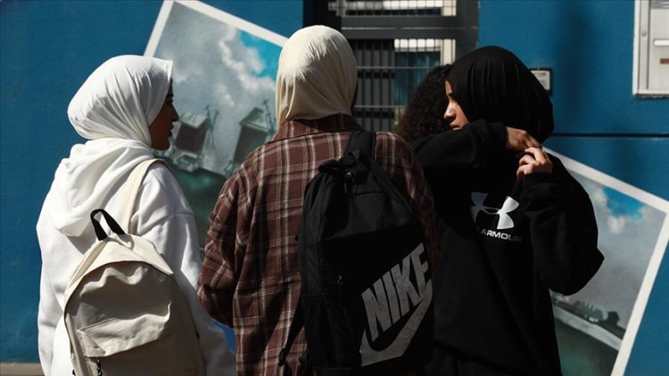 Fransa'daki okulların gerçek sorunları abaya yasağıyla gölgede kaldı